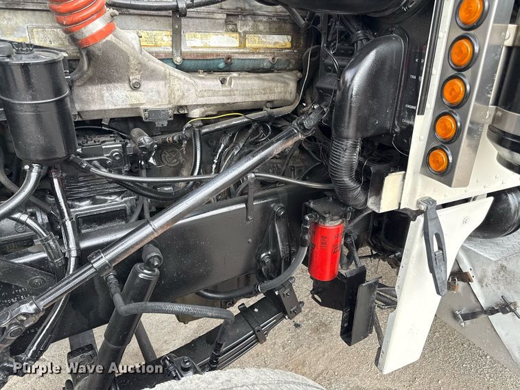 image for item DS4270 1994 Peterbilt 379 dump truck