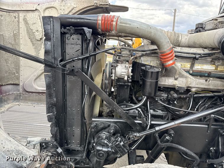 image for item DS4270 1994 Peterbilt 379 dump truck