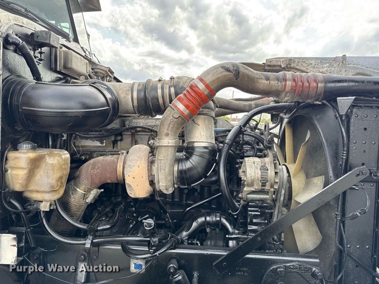 image for item DS4270 1994 Peterbilt 379 dump truck