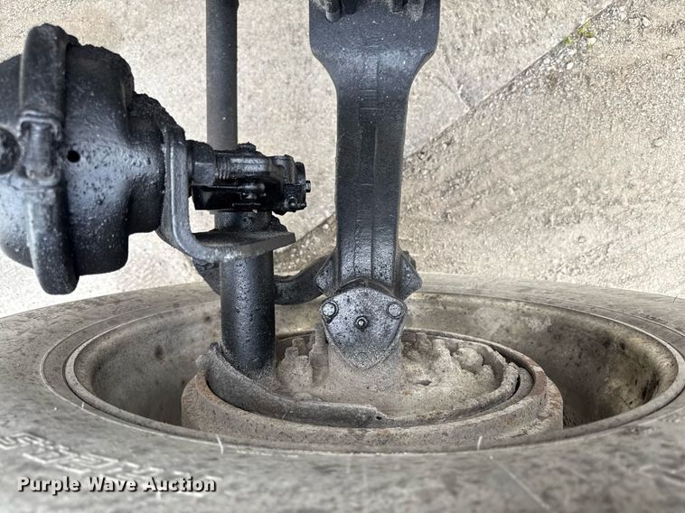 image for item DS4270 1994 Peterbilt 379 dump truck