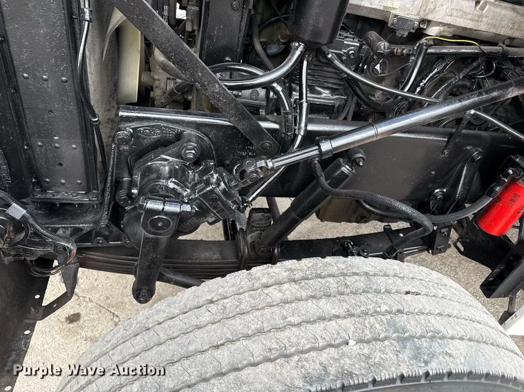 image for item DS4270 1994 Peterbilt 379 dump truck