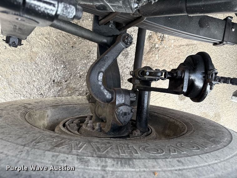 image for item DS4270 1994 Peterbilt 379 dump truck