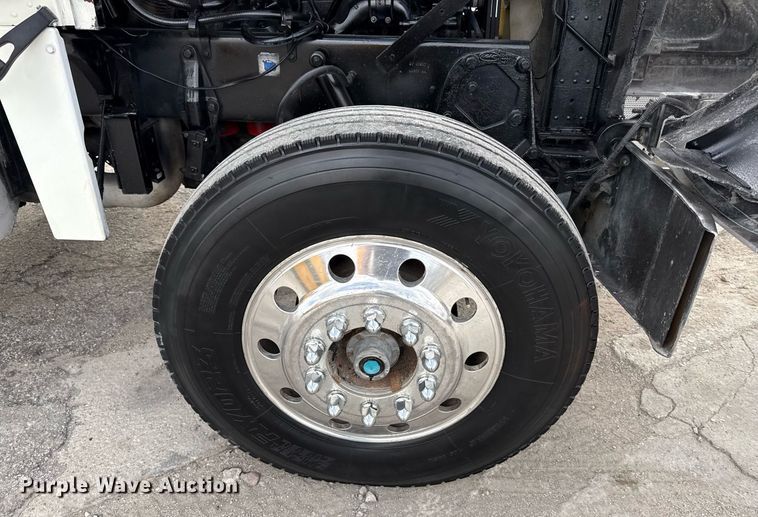 image for item DS4270 1994 Peterbilt 379 dump truck