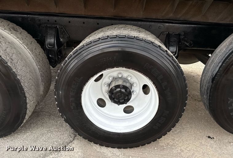 image for item DS4270 1994 Peterbilt 379 dump truck