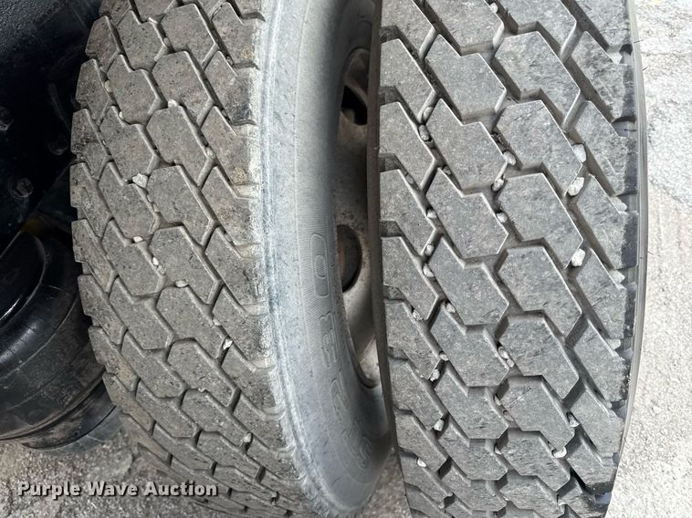 image for item DS4270 1994 Peterbilt 379 dump truck