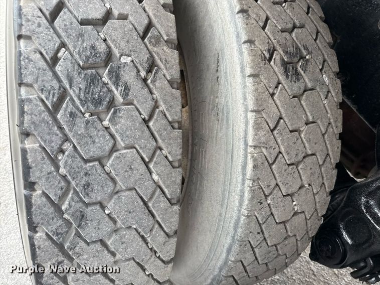 image for item DS4270 1994 Peterbilt 379 dump truck