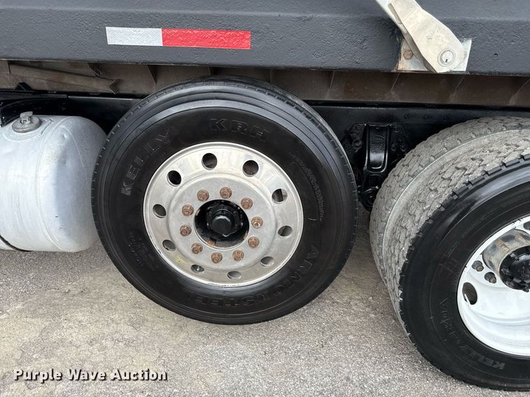 image for item DS4270 1994 Peterbilt 379 dump truck