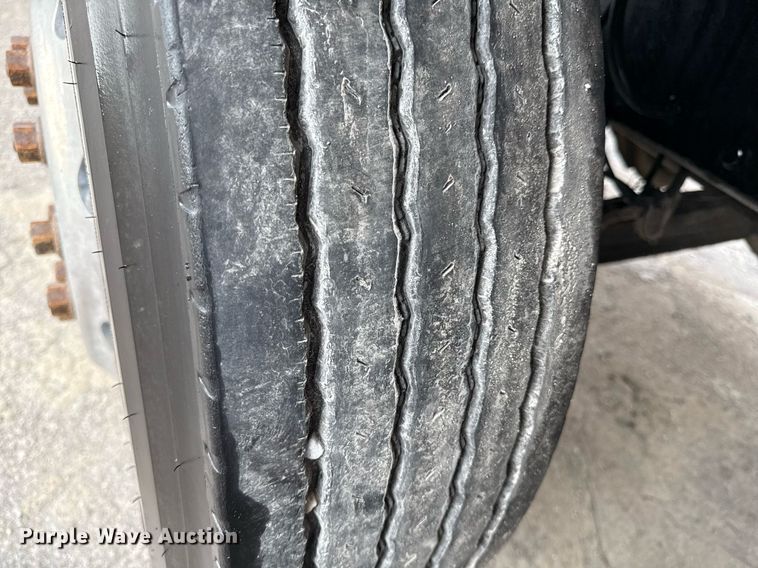 image for item DS4270 1994 Peterbilt 379 dump truck