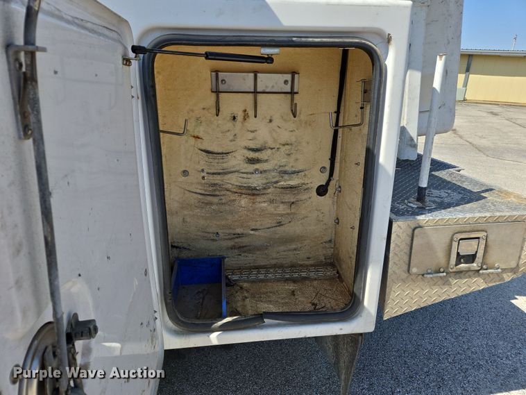 image for item DS5326 2015 Ford F450 Super Duty XL bucket truck