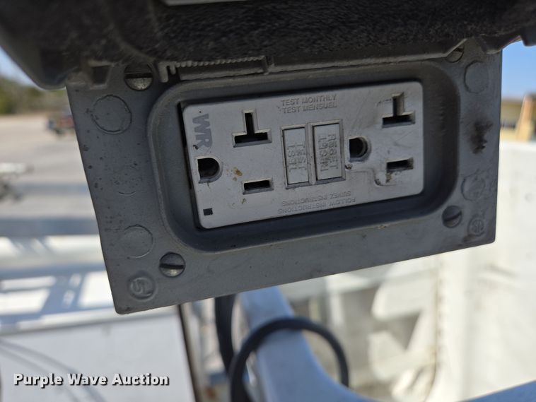 image for item DS5326 2015 Ford F450 Super Duty XL bucket truck