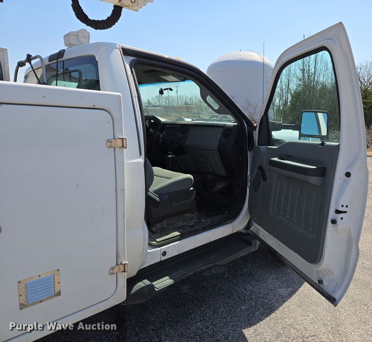 image for item DS5326 2015 Ford F450 Super Duty XL bucket truck