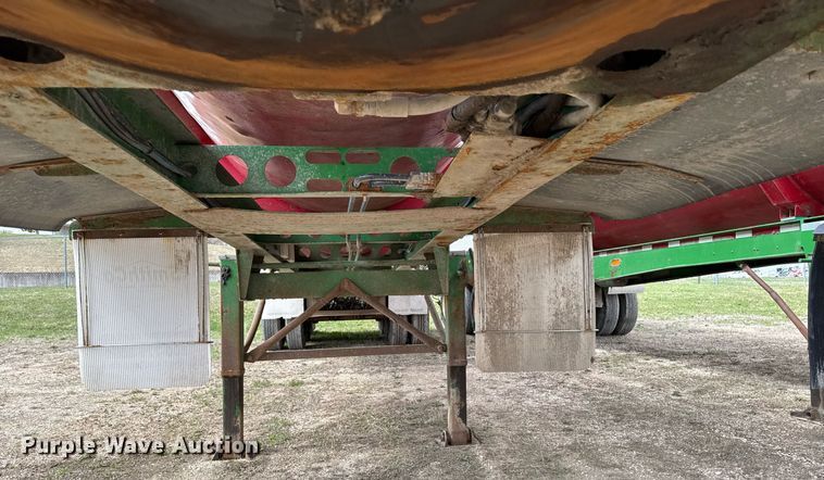 image for item DT0697 2010 SmithCo S3-42-34 side dump trailer