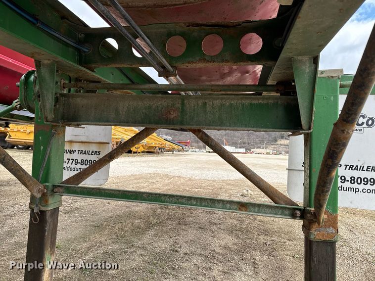 image for item DT0697 2010 SmithCo S3-42-34 side dump trailer