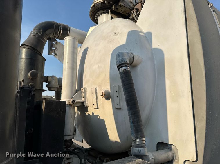 image for item DT0699 2007 International 4400 SBA hydrovac truck