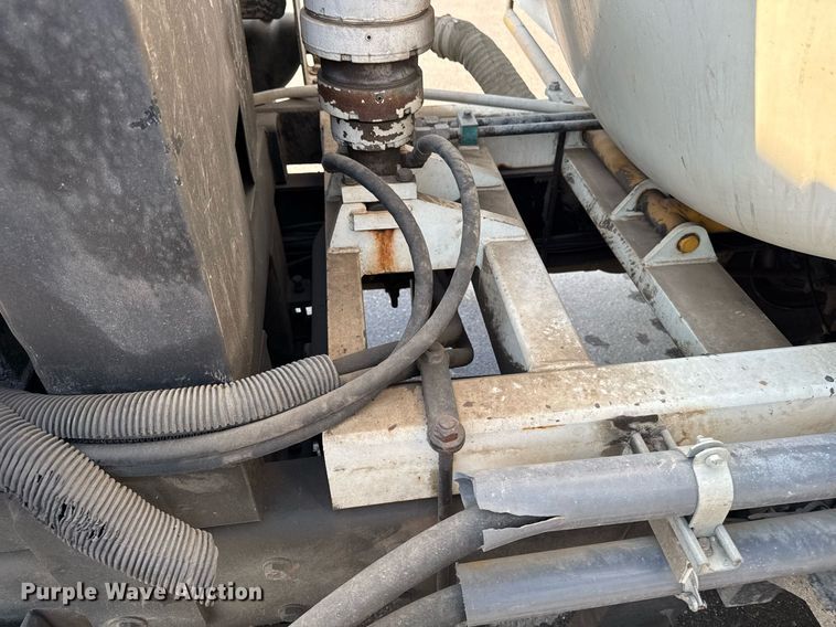 image for item DT0699 2007 International 4400 SBA hydrovac truck