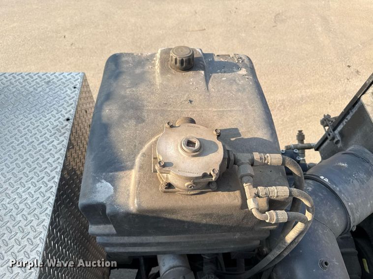 image for item DT0699 2007 International 4400 SBA hydrovac truck