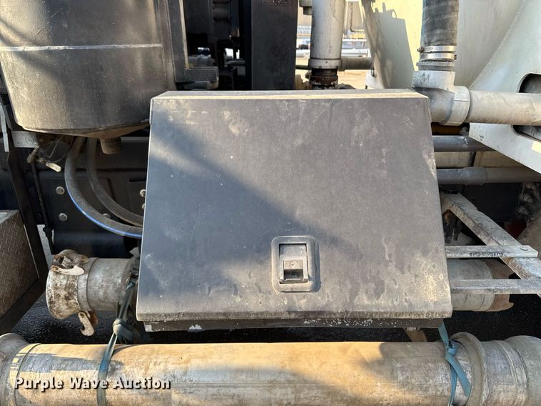 image for item DT0699 2007 International 4400 SBA hydrovac truck