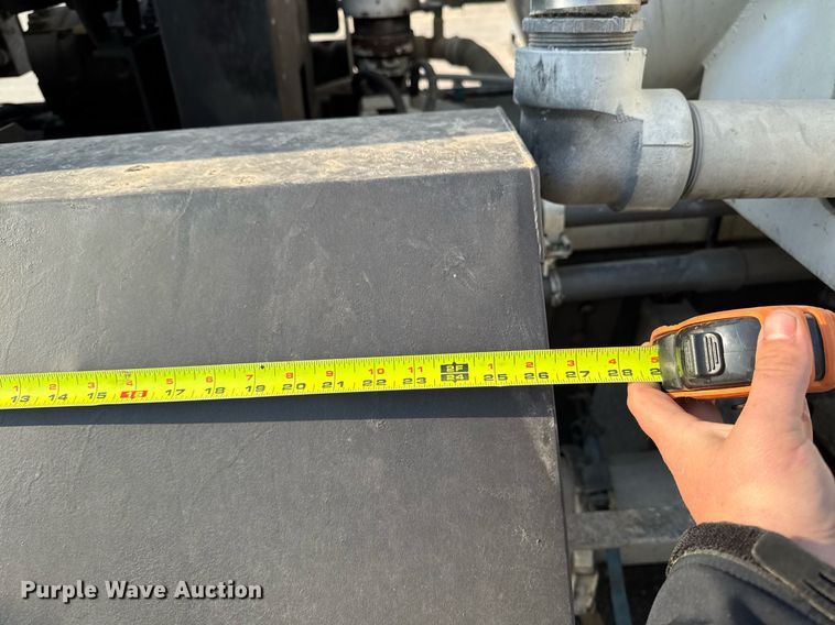 image for item DT0699 2007 International 4400 SBA hydrovac truck