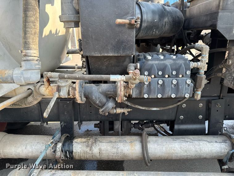 image for item DT0699 2007 International 4400 SBA hydrovac truck