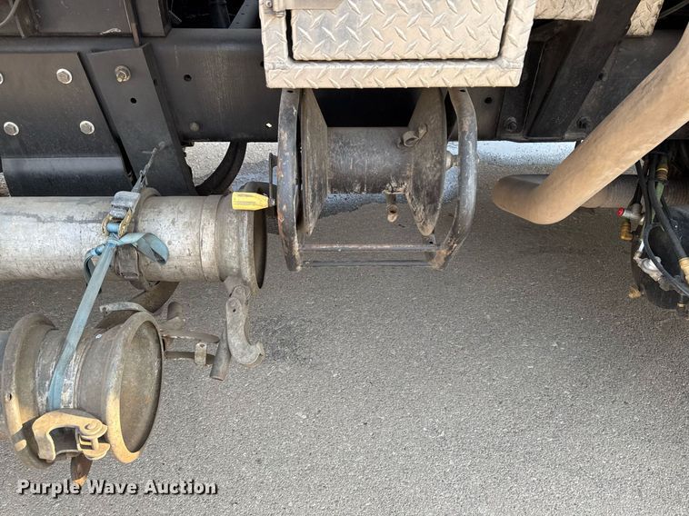 image for item DT0699 2007 International 4400 SBA hydrovac truck