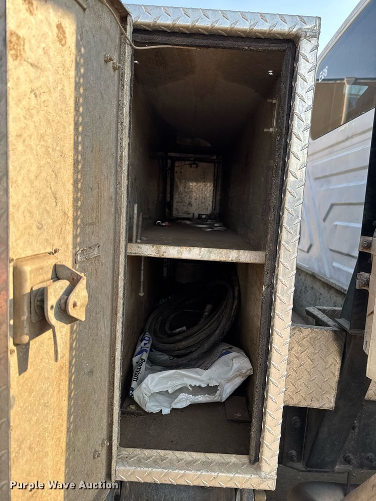 image for item DT0699 2007 International 4400 SBA hydrovac truck