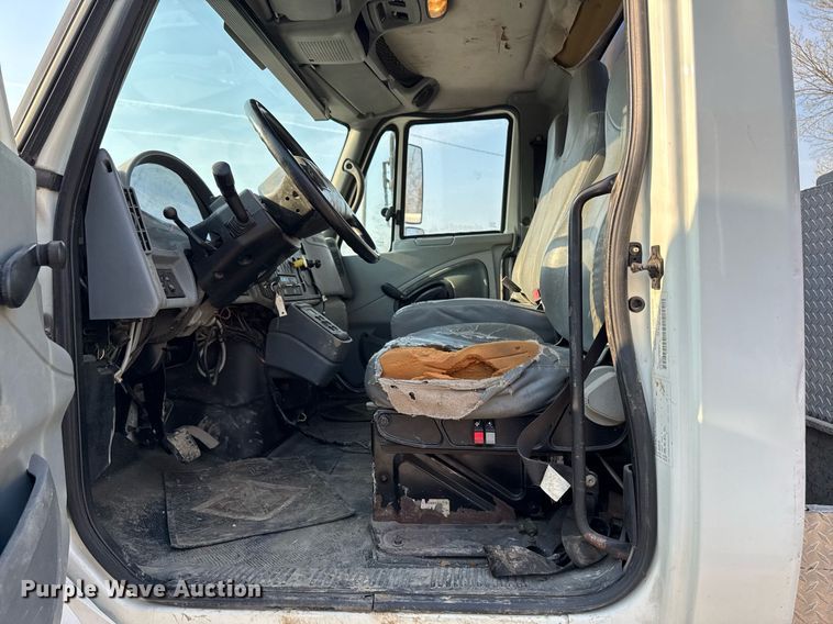 image for item DT0699 2007 International 4400 SBA hydrovac truck