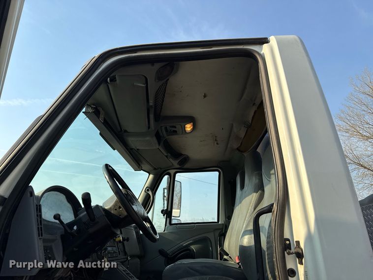 image for item DT0699 2007 International 4400 SBA hydrovac truck