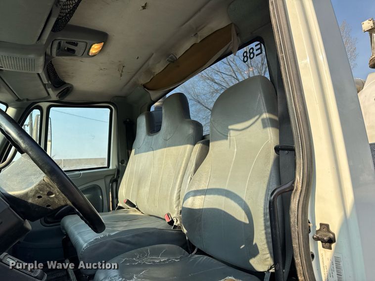 image for item DT0699 2007 International 4400 SBA hydrovac truck