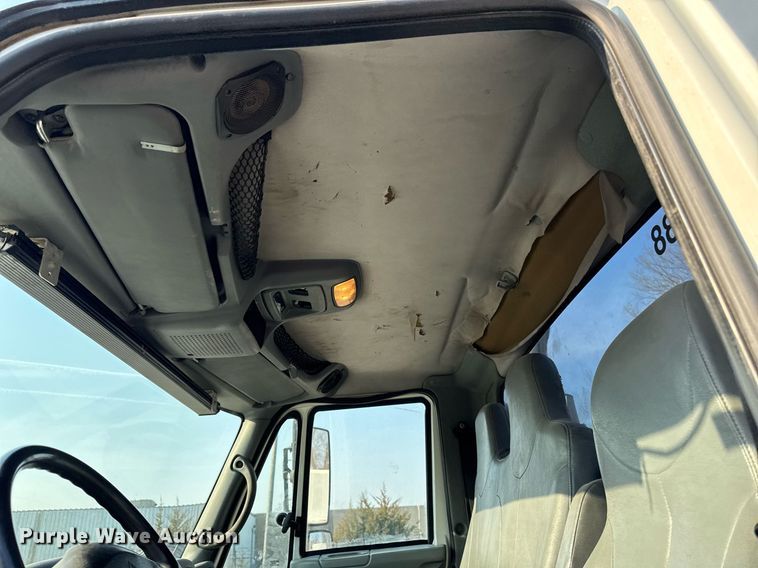 image for item DT0699 2007 International 4400 SBA hydrovac truck