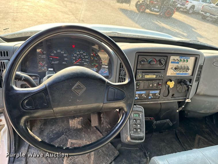 image for item DT0699 2007 International 4400 SBA hydrovac truck