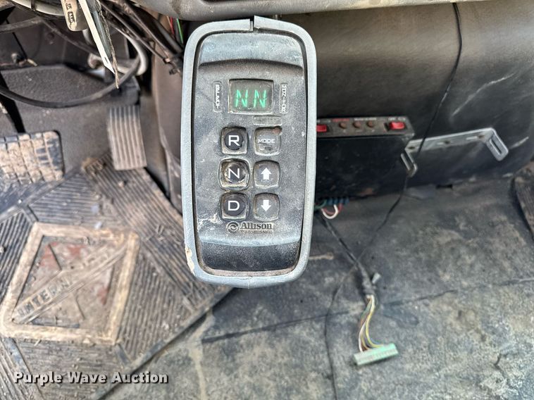 image for item DT0699 2007 International 4400 SBA hydrovac truck