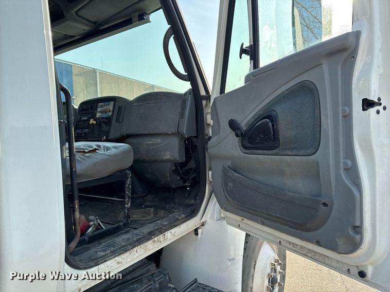 image for item DT0699 2007 International 4400 SBA hydrovac truck