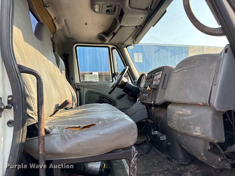 image for item DT0699 2007 International 4400 SBA hydrovac truck