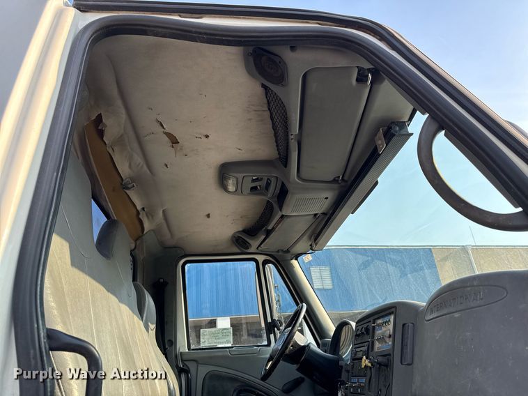 image for item DT0699 2007 International 4400 SBA hydrovac truck