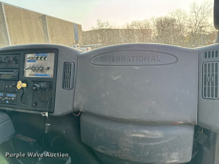 image for item DT0699 2007 International 4400 SBA hydrovac truck