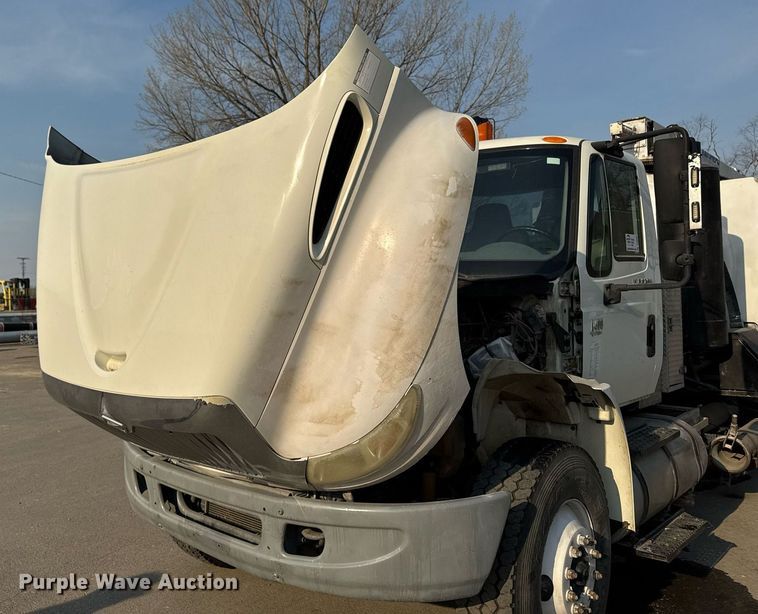 image for item DT0699 2007 International 4400 SBA hydrovac truck