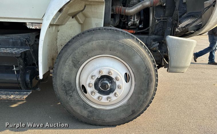 image for item DT0699 2007 International 4400 SBA hydrovac truck