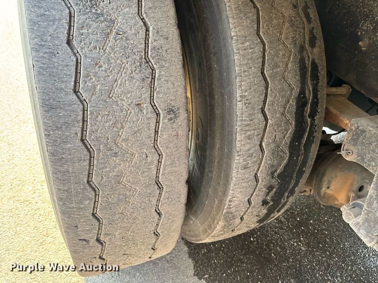 image for item DT0699 2007 International 4400 SBA hydrovac truck