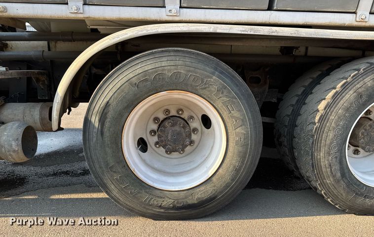 image for item DT0699 2007 International 4400 SBA hydrovac truck