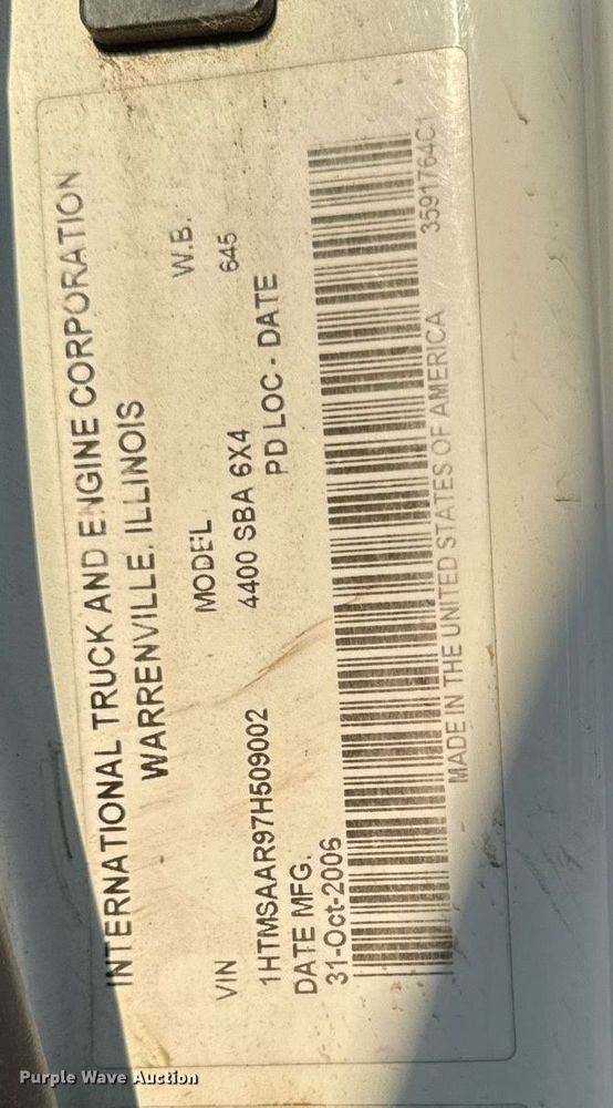 image for item DT0699 2007 International 4400 SBA hydrovac truck