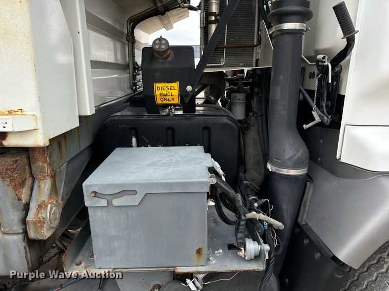 image for item DT2004 2005 GMC T7500 street sweeper truck