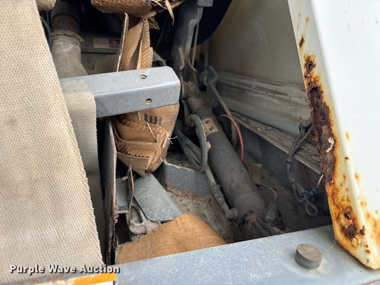 image for item DT2004 2005 GMC T7500 street sweeper truck