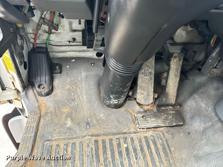 image for item DT2004 2005 GMC T7500 street sweeper truck