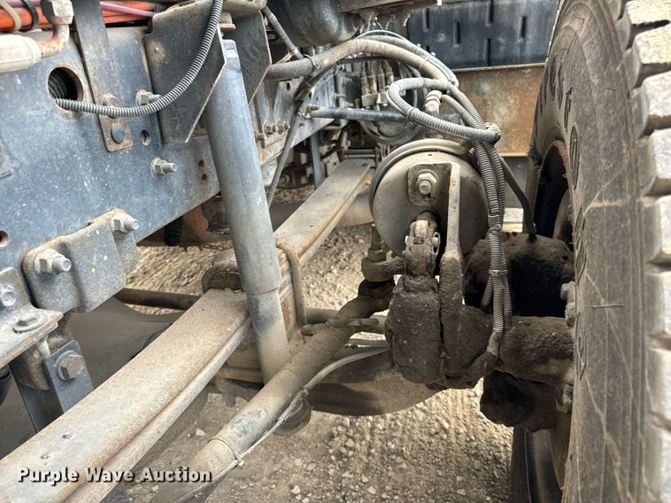 image for item DT2004 2005 GMC T7500 street sweeper truck