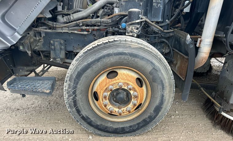 image for item DT2004 2005 GMC T7500 street sweeper truck