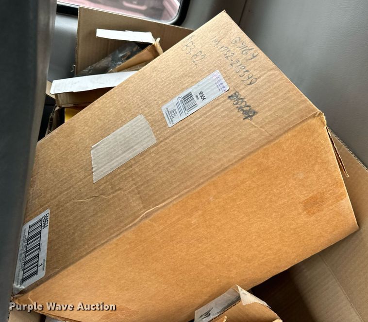 image for item DT2004 2005 GMC T7500 street sweeper truck