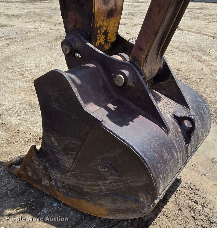 image for item DT4830 2015 Komatsu PC240LC-10 long reach excavator