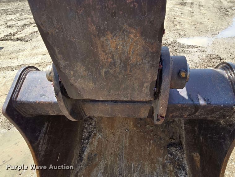 image for item DT4830 2015 Komatsu PC240LC-10 long reach excavator