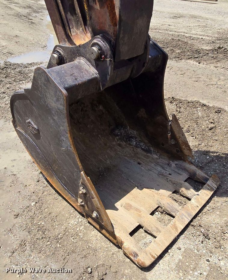 image for item DT4830 2015 Komatsu PC240LC-10 long reach excavator