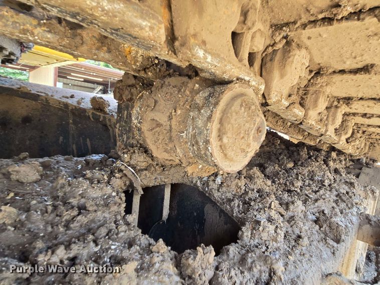 image for item DT4830 2015 Komatsu PC240LC-10 long reach excavator